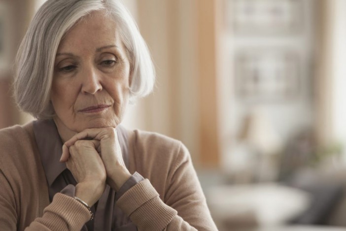 Les seniors de plus en plus seuls : comment lutter contre la solitude ?